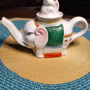 Ceramic Elephant Teapot / Creamer